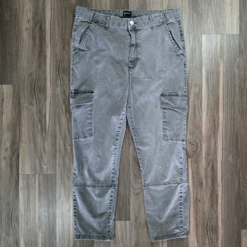 BDG Urban Outfitters Grey Washed Cargo Pants Size 32 Panelled Knee Utility
